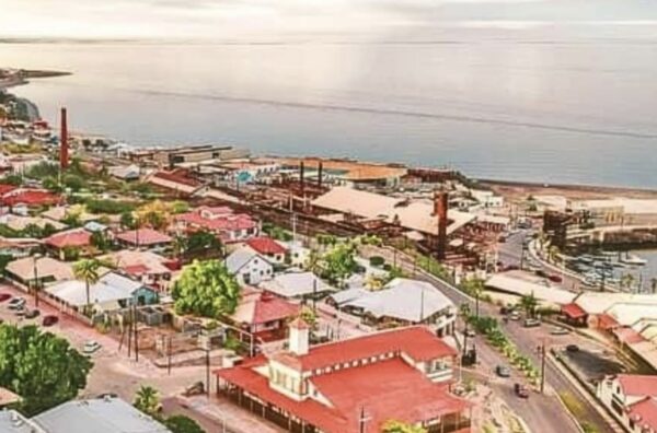 Beautiful beachfront homes for sale in baja Mexico near the sea.