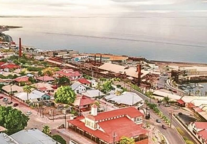 Beautiful beachfront homes for sale in baja Mexico near the sea.