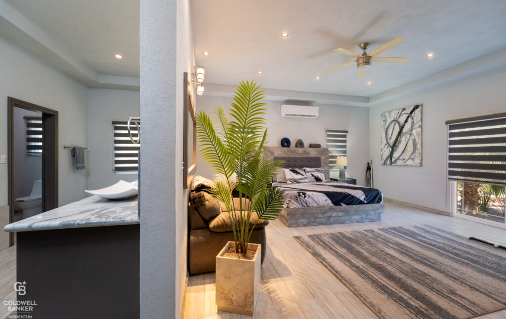 GolfCourseHome12